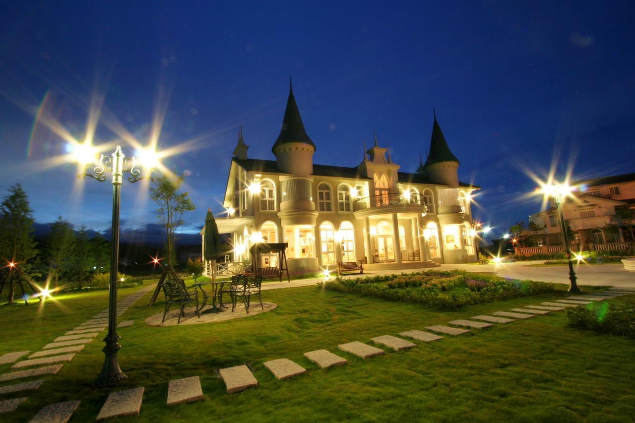 Sigma Castle Lägenhet Yilan Exteriör bild
