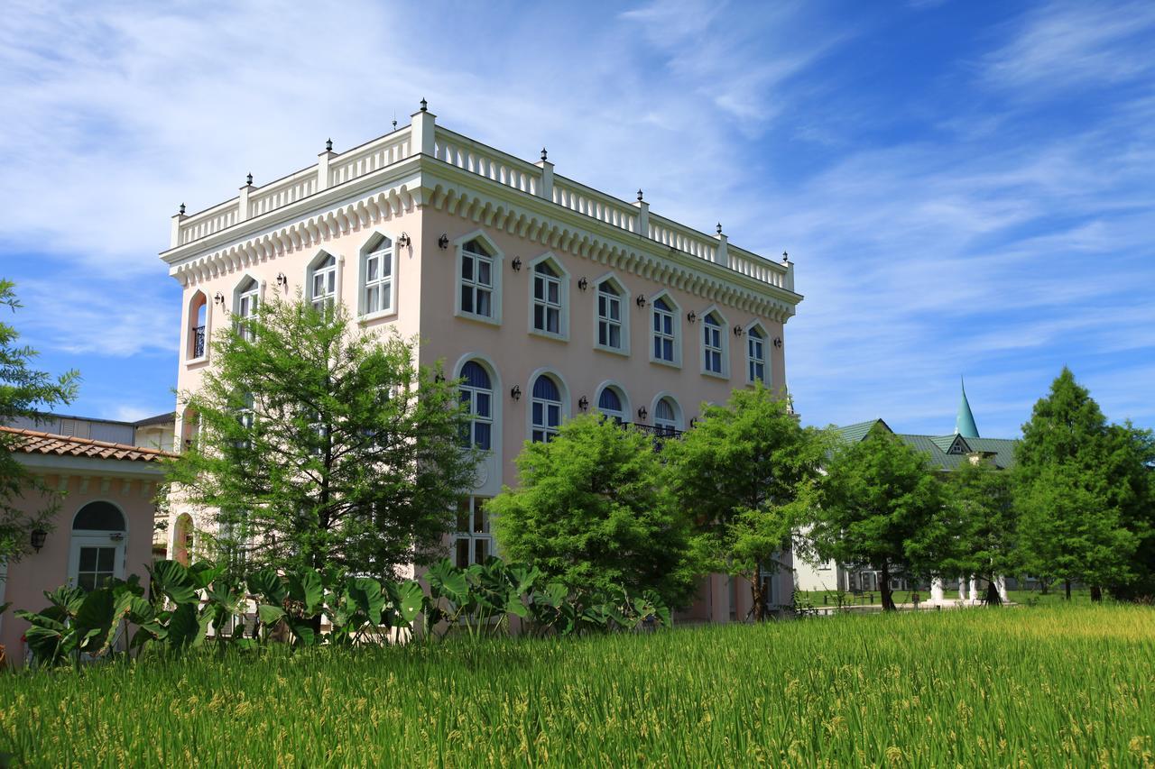 Sigma Castle Lägenhet Yilan Exteriör bild