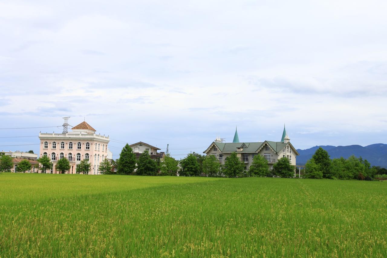 Sigma Castle Lägenhet Yilan Exteriör bild