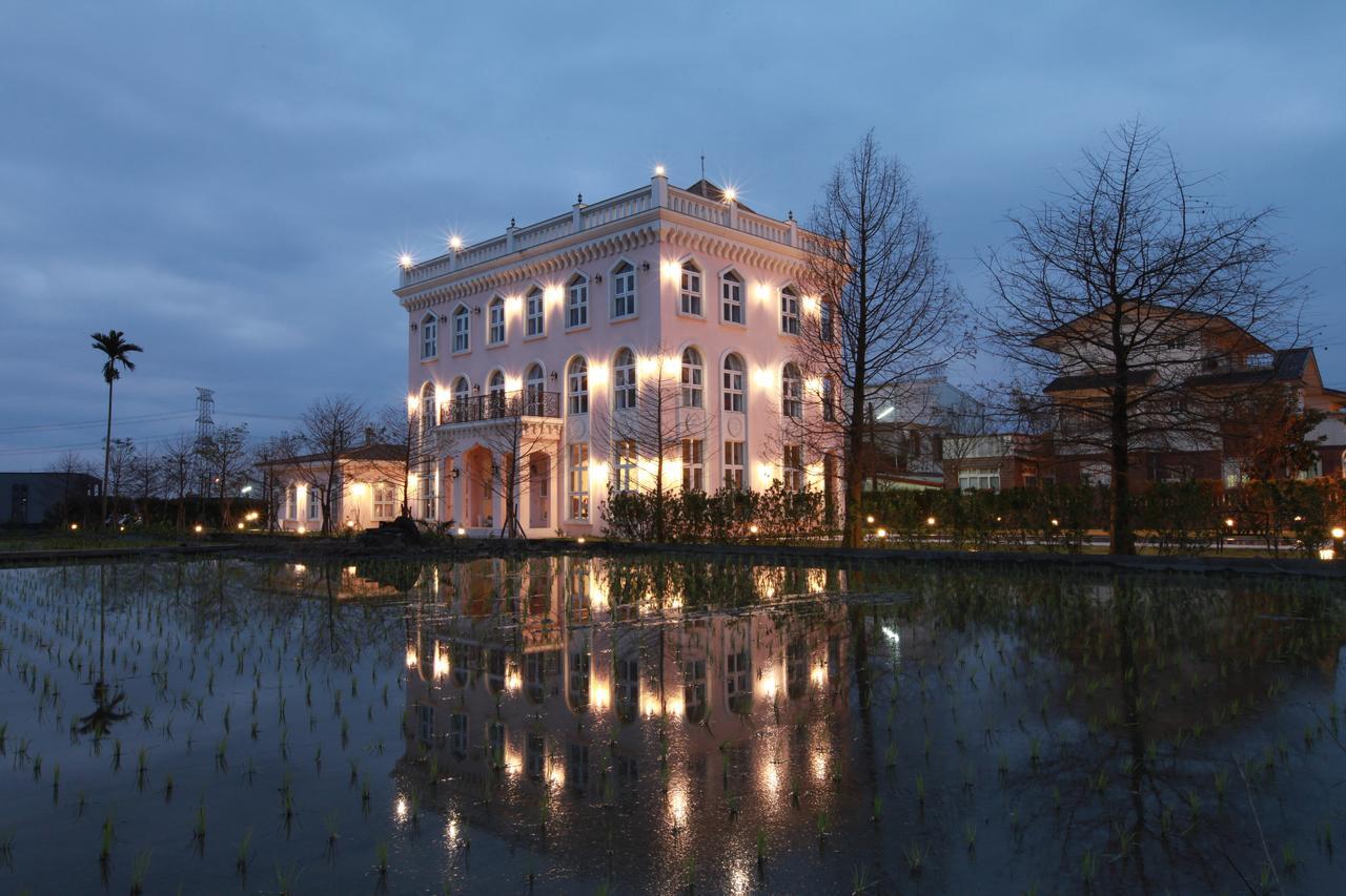 Sigma Castle Lägenhet Yilan Exteriör bild
